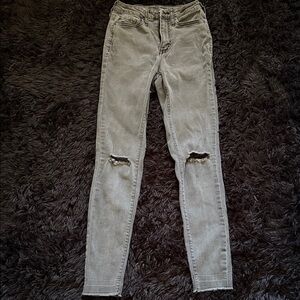 Stylish Charcoal Gray/Black Distressed Women Jeans